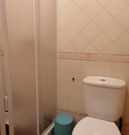 De - 2 Bed 2 Bath First Floor Appartamento *