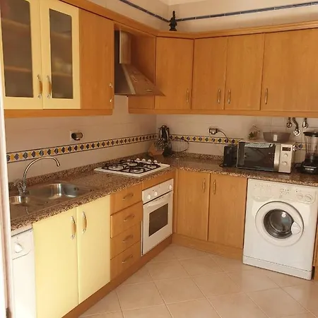 De - 2 Bed 2 Bath First Floor *